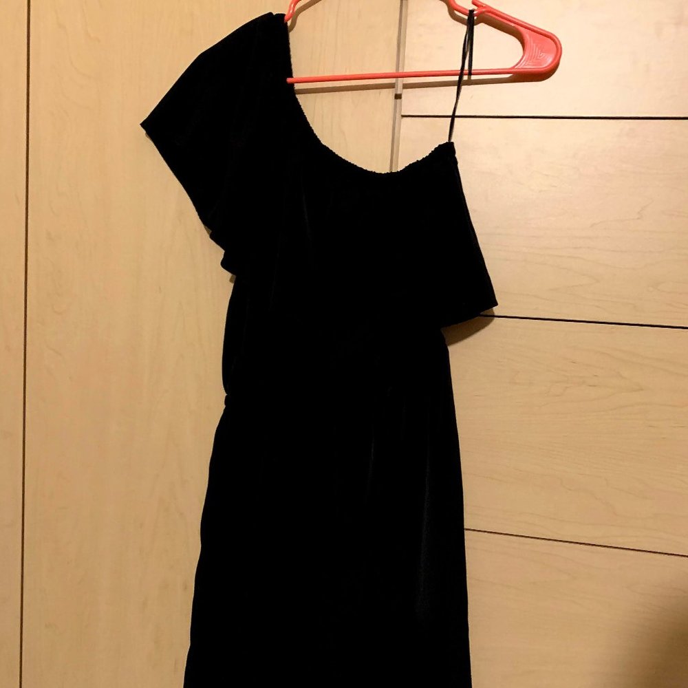 NWOT Black Express One Shoulder Dress XS